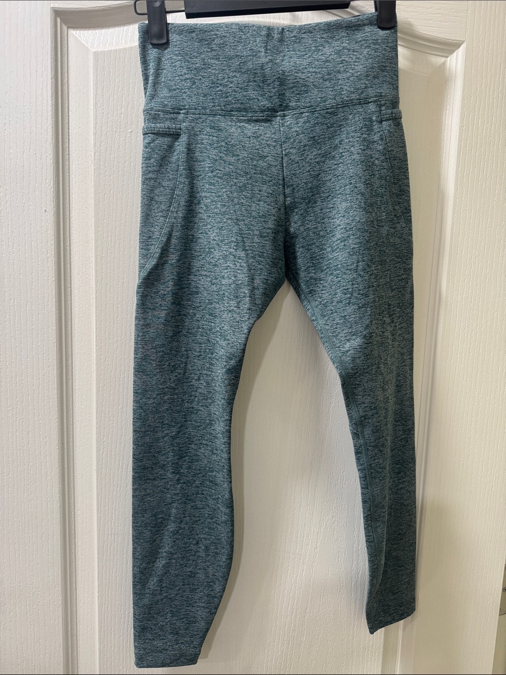 Lorna Jane- Crop Tights 25”